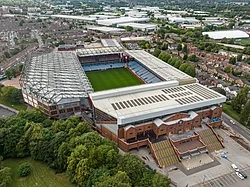 Villa Park desde fuera